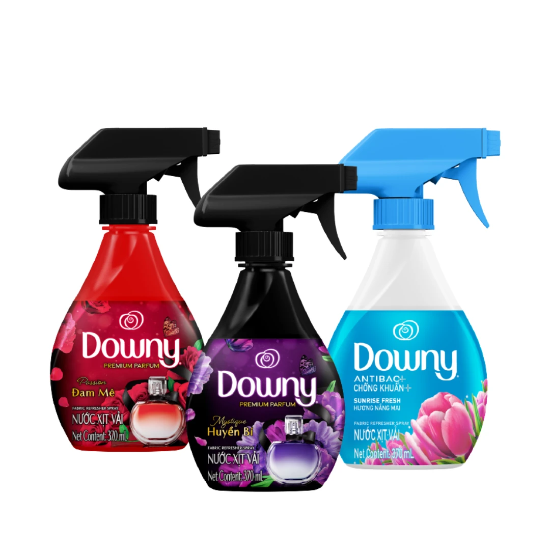 Xịt Vải DOWNY Khử Mùi Và Chống Khuẩn 99.9% Chai 370ml Hương Nắng Mai/ Huyền Bí/ Đam Mê